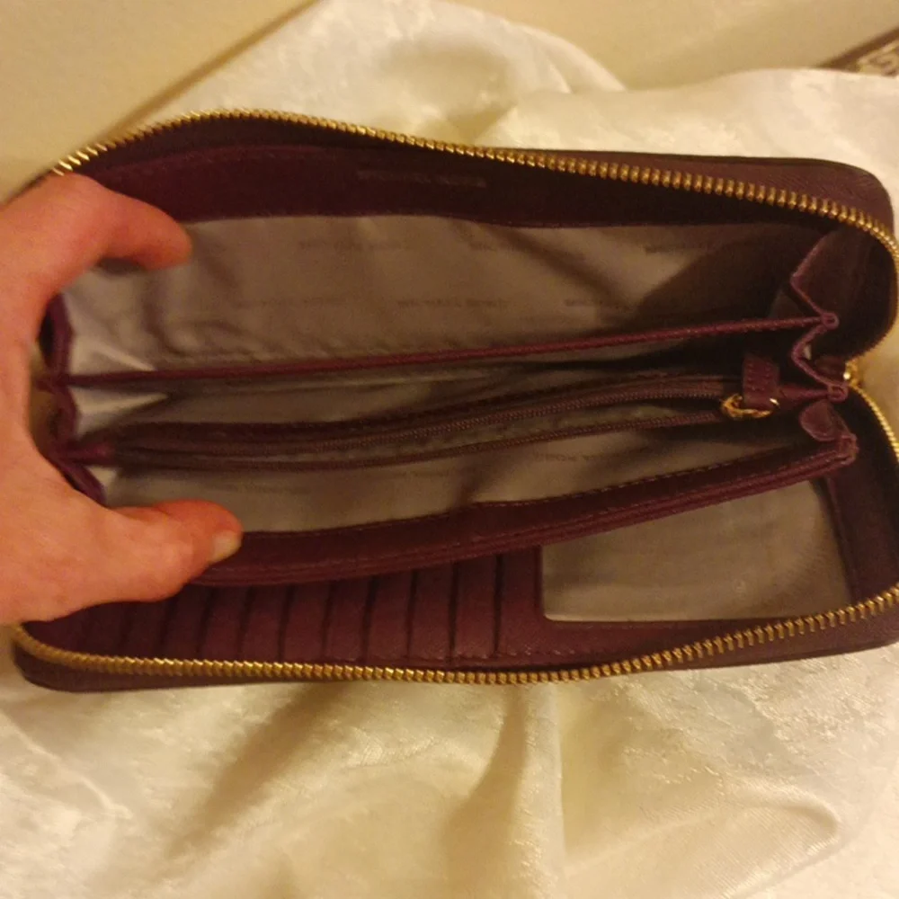 Michael Kors large Saffiano burgundy color leather accordion wallet/ wri…